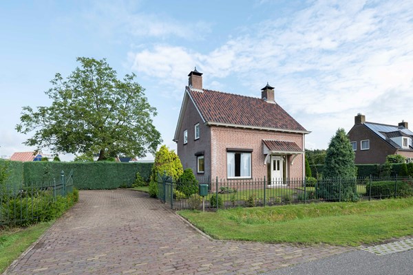 Verkocht onder voorbehoud: Bovenstraat 74, 4741 TP Hoeven